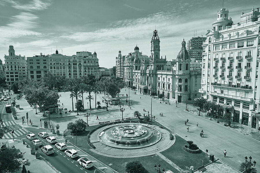 València ha conseguido un delicado equilibrio entre sostenibilidad y crecimiento, y no lo ha hecho por casualidad, sino fruto de un compromiso decidido de toda la ciudadanía, de la administración y del sector empresarial, que hemos abrazado este reto como una oportunidad para demostrar que la sostenibilidad es también motor de progreso. Desde la CEV creemos que las empresas somos agentes de cambio en la transición hacia una economía verde, por eso hemos liderado iniciativas que vinculan al sector empresarial con los objetivos de sostenibilidad de la ciudad.